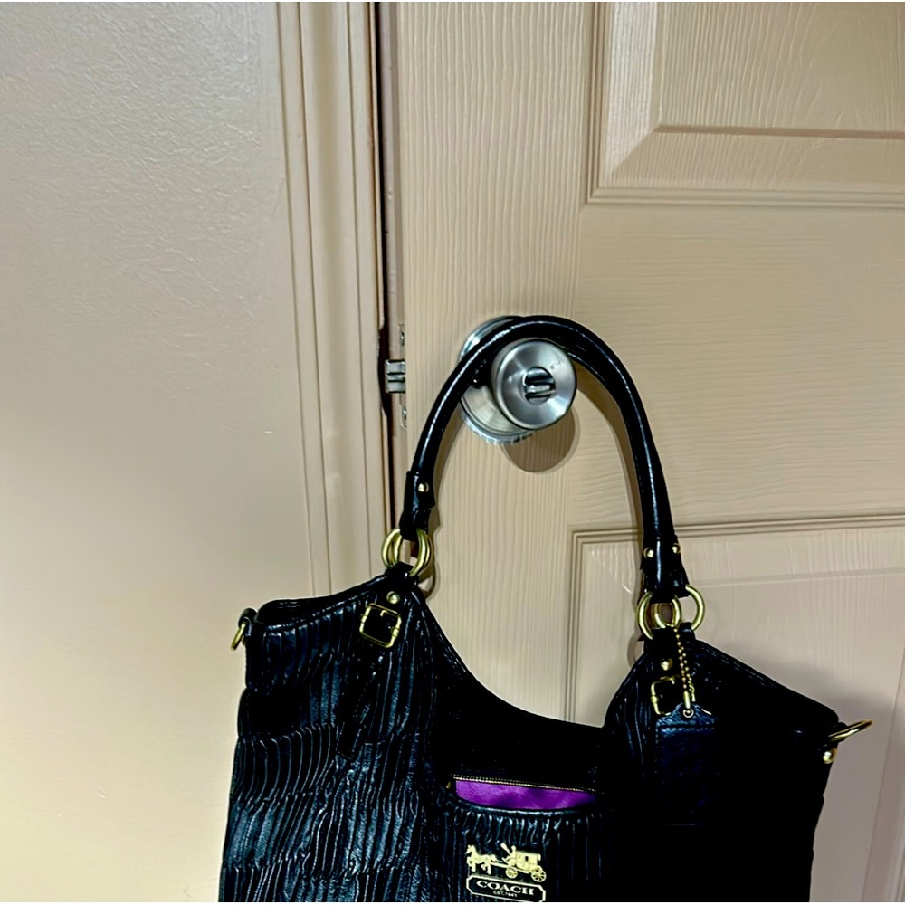 Coach purse, black excellent condition